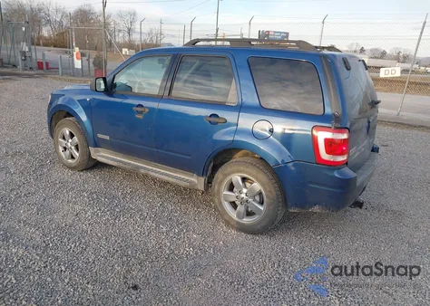2008 Ford Escape Xlt z USA, uszkodzony, nr VIN 1FMCU031X8KB92996